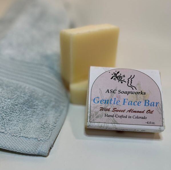 Gentle Face Bar Sweet Almond